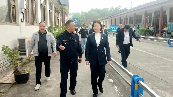 图片4.jpg 图片4.jpg